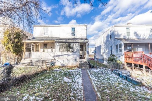 1238 Maple St, Pottstown PA 19464-5822 exterior