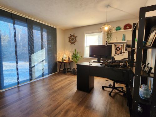 12 Edward Dr, Concord NH  03301-8626 exterior