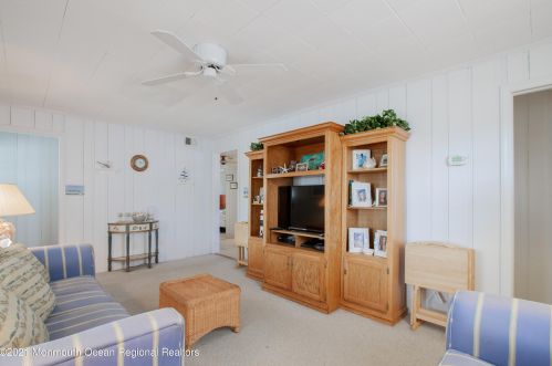 23 New York Ave, Lavallette NJ 08735-2537 exterior