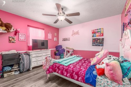 381 Gulfstream Ave, Fort Pierce FL  34983-1218 exterior