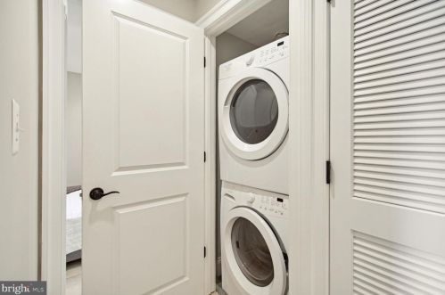 623 6 St, Washington DC 20024-2693 exterior