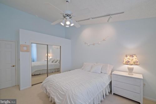 48 Coriander Dr, Princeton NJ 08540-9428 exterior