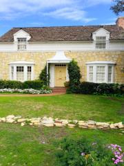 126 Westgate Ave, Los Angeles, CA 90049-2997