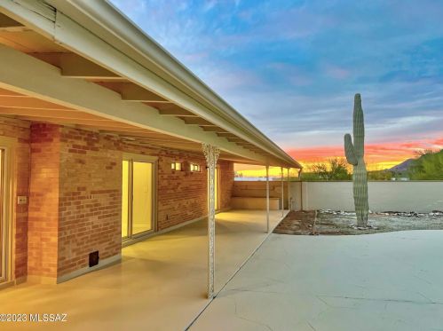 5862 Camino Arenosa, Tucson AZ  85718-4650 exterior