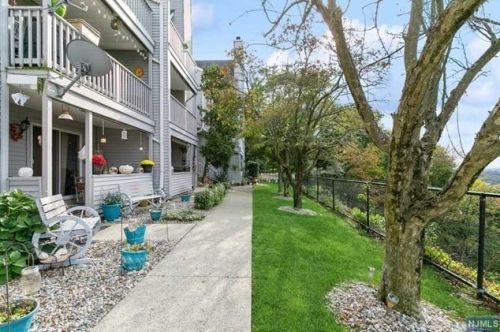 62 Amethyst Ln, Paterson NJ 07501-3361 exterior