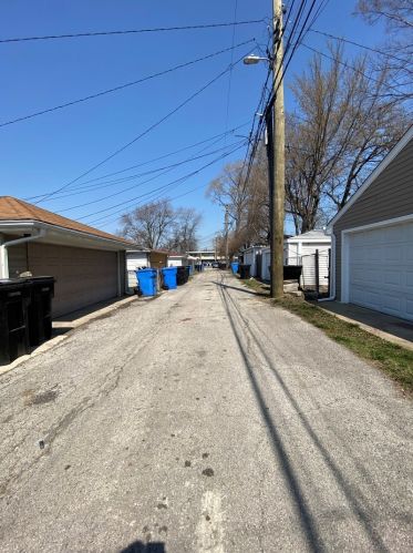 10334 Oglesby Ave, Chicago IL  60617-5631 exterior