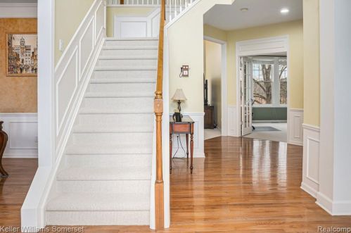 5348 Creekmonte Dr, Rochester MI 48306-4793 exterior