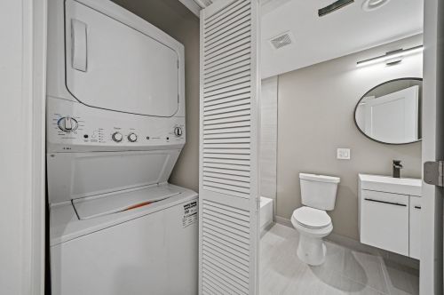 1933 Ohio St, Chicago IL 60624-1047 exterior