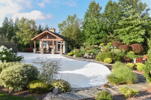 109 Elmwood Dr, Huntington Station NY 11746-5658 exterior