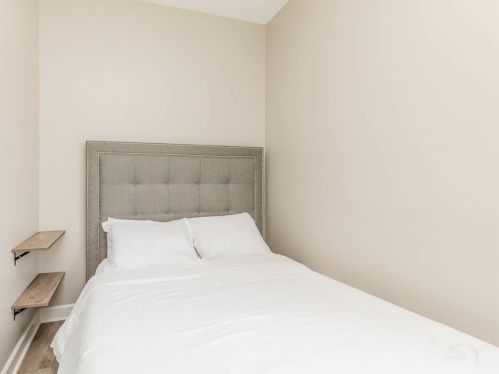 938 Noble St, Chicago IL  60642-5303 exterior