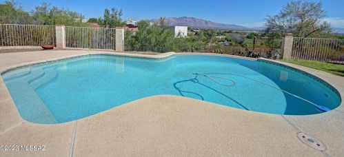 4670 Paseo De Los Cerritos, Tucson AZ 85745-9552 exterior
