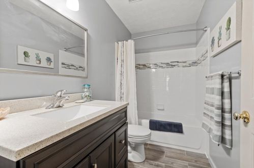 526 Leland Dr, Pittsburgh PA 15236-2758 exterior