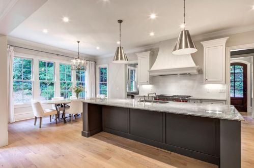 4200 Glengary Dr, Atlanta GA  30342-3508 exterior