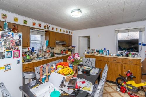 528 St, Union City NJ 07087-3856 exterior