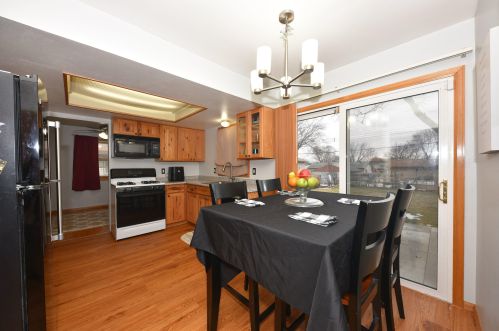 7842 Beechwood Ave, Milwaukee WI 53223-4964 exterior