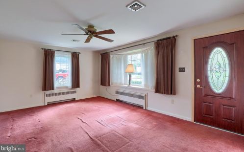 830 Imperial Dr, Lancaster PA 17601-2015 exterior