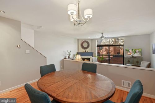 1678 Oak St, Washington DC 20010-1818 exterior