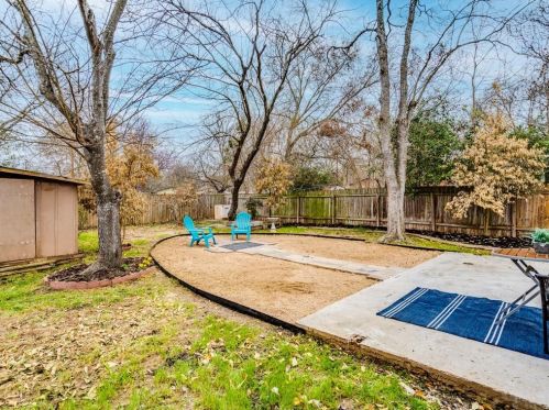 6918 Cherrydale Dr, Austin TX 78745-5344 exterior