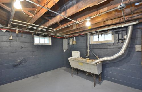 8526 Keefe Ave, Milwaukee WI  53222-2821 exterior