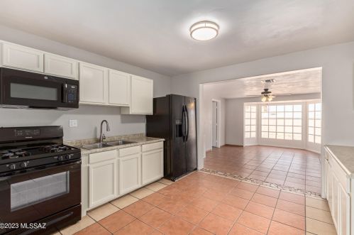 818 Calle Bocina, Tucson AZ  85756-6434 exterior