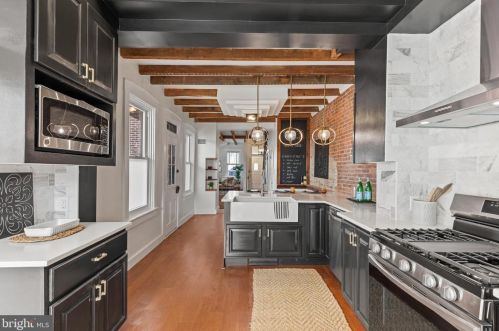 460 Queen St, Lancaster PA  17603-5618 exterior