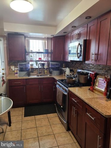 1225 22nd St, Philadelphia PA  19146-4343 exterior