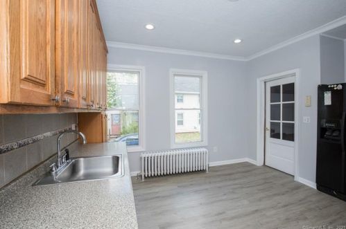 67 Orchard St, Wallingford CT 06492-4130 exterior