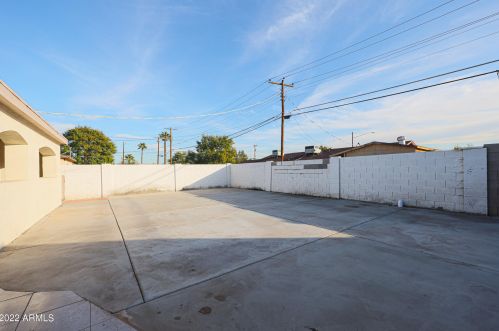 3121 Bethany Home Rd, Phoenix AZ 85015-2442 exterior