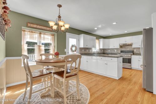 5 Dickens Ct, Jackson Twp NJ  08527-2844 exterior