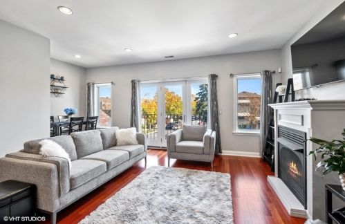 3126 Narragansett Ave, Chicago, IL 60634-5051