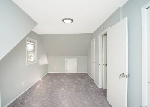 17 Caldwell St, Huntington Station NY 11746-1859 exterior