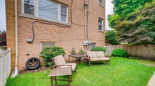 9300 Avers Ave, Chicago IL 60625-6304 exterior