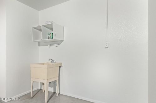 8952 Seneca St, Tucson AZ 85716-3200 exterior