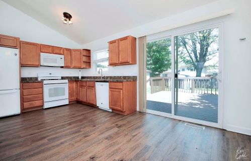 2712 Vermont Ave, Waukegan IL 60087-3648 exterior