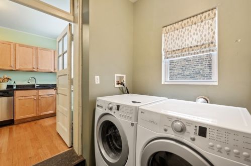 5243 Hoyne Ave, Chicago IL  60609-5542 exterior