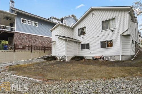 2900 Lookout Pl, Atlanta GA  30305-3218 exterior