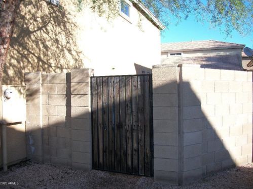 21817 40th Pl, Phoenix AZ  85050-7227 exterior