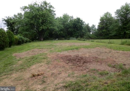 1547 Farmington Ave, Pottstown PA 19464-1401 exterior