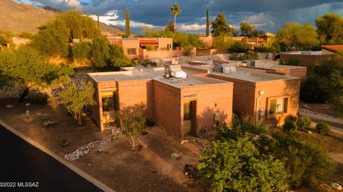 8738 Little Oak Ln, Tucson, AZ 85704-0967