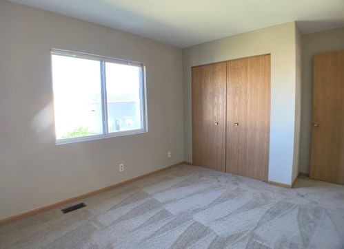 409 Pheasant Run Rd, Joliet IL 60433-3214 exterior