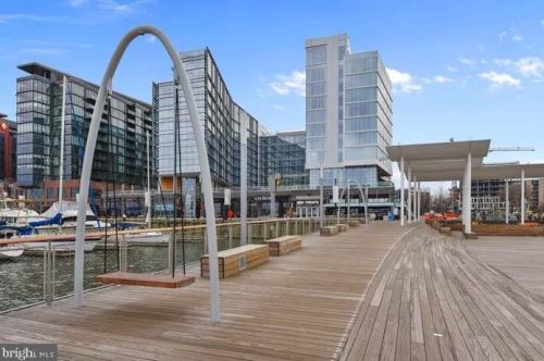 1301 Delaware Ave, Washington DC 20024-3929 exterior