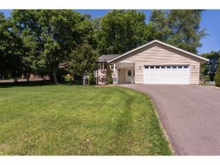4212 Tonkawood Rd, Hopkins, MN 55345-2834