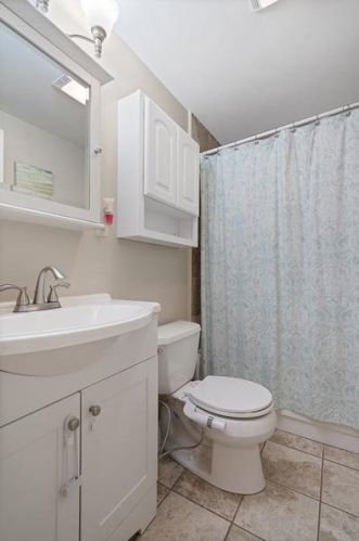 389 Holiday Park Dr, Pittsburgh PA 15239-2364 exterior