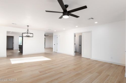 4331 Paseo Del Barranco, Tucson AZ  85745-9545 exterior