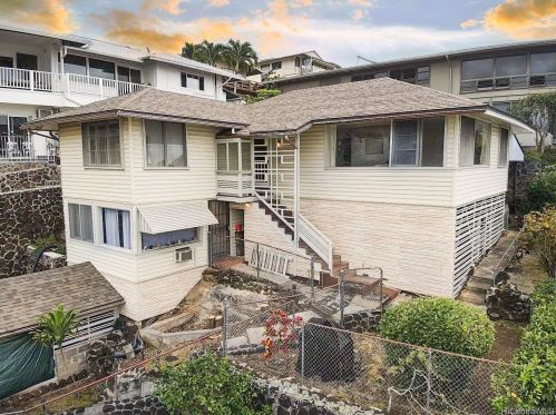 1541 Alencastre St, Honolulu HI 96816-1903 exterior