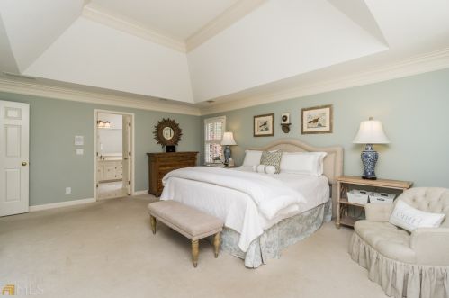 7710 Dunvegan Close, Atlanta GA 30350-5504 exterior