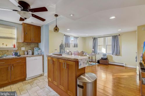 7554 Gilbert St, Philadelphia PA 19150-2606 exterior