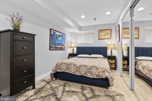 1019 19 St, Philadelphia PA 19146-2938 exterior