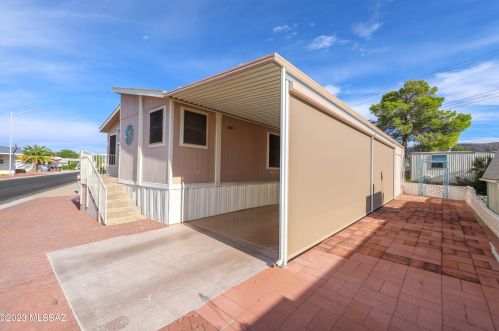 5802 Rocking Cir St, Tucson AZ 85713-6323 exterior