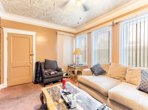 1627 Mcvicker Ave, Chicago IL 60630-1925 exterior